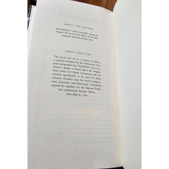 Midnight in the Garden of Good and Evil: A Savannah Story, Autographed  by John - Picture 6 of 8